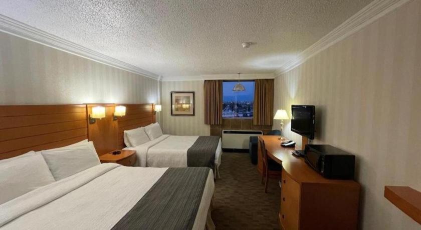 The Glenmore Inn & Convention Centre YYC Exterior photo